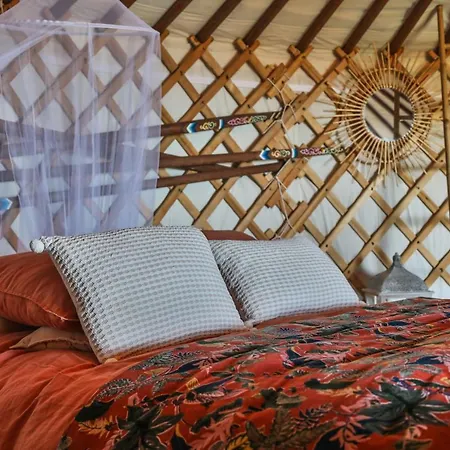 Tente de luxe Yourte Mongole Vue Mer - Expérience Unique Èze