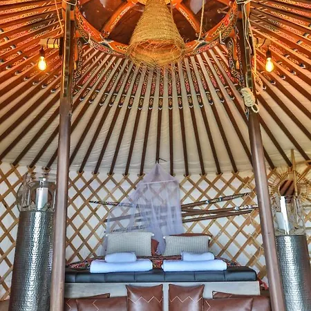 Yourte Mongole Vue Mer - Expérience Unique Tente de luxe